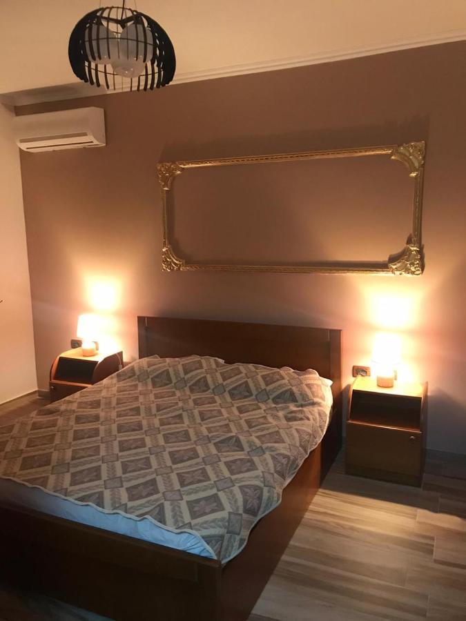 Apartment Koka Берат Екстер'єр фото