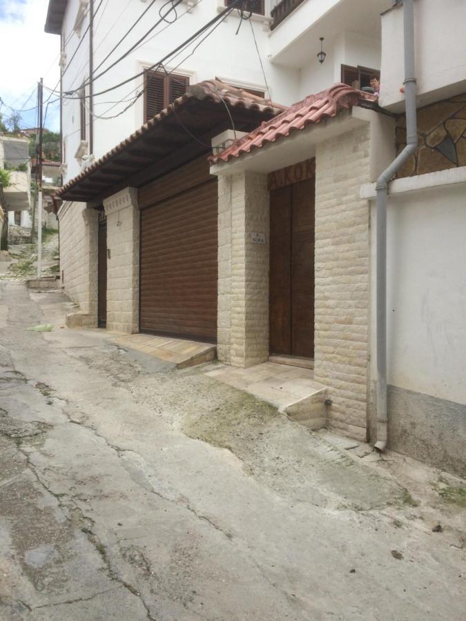 Apartment Koka Берат Екстер'єр фото