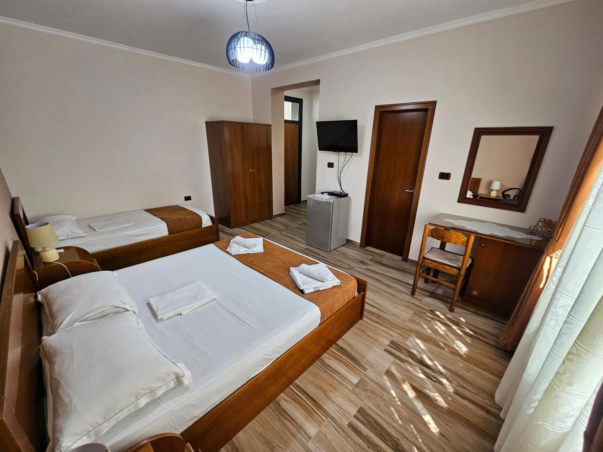Apartment Koka Берат Екстер'єр фото